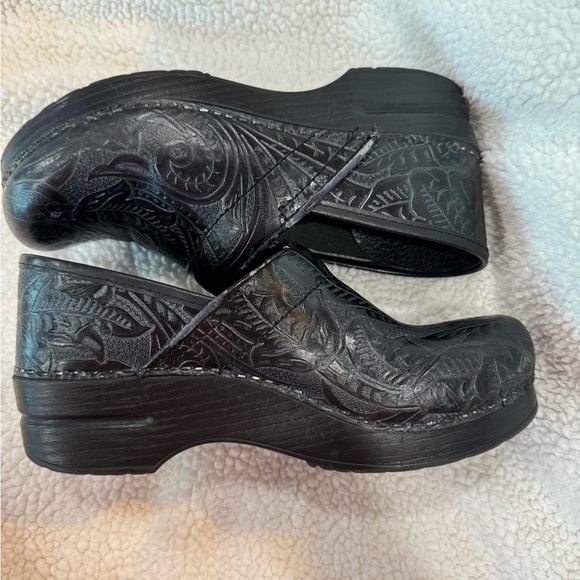 DANSKO Professional Black Tooled Leather Clogs Size 38 - Picture 2 of 9